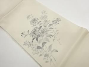 塩瀬銀彩手描き草花模様開き名古屋帯（額縁仕立て）